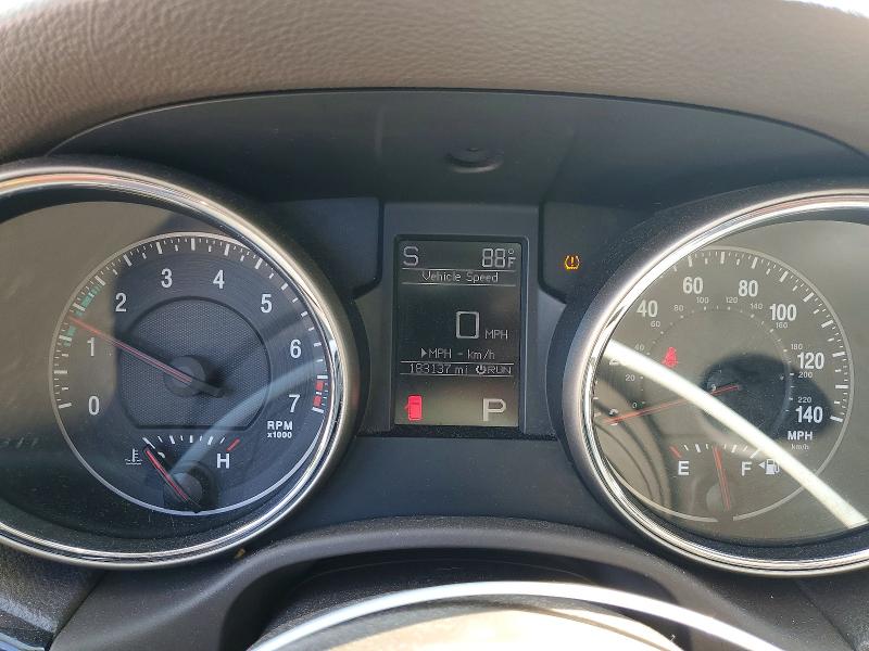 Photo 9 from auction – 2011 JEEP GRAND CHEROKEE with VIN 1J4RR4GG6BC571818