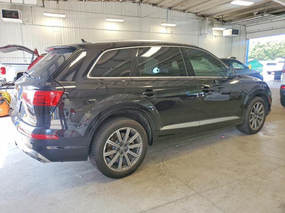 Photo 3 from auction – 2018 AUDI Q7 with VIN WA1VAAF76JD024031