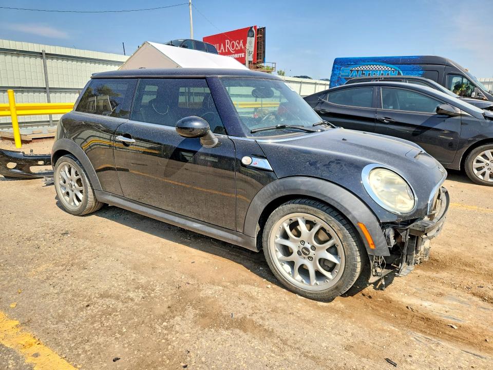 Photo 4 from auction – 2010 MINI COOPER with VIN WMWMF7C5XATZ69351