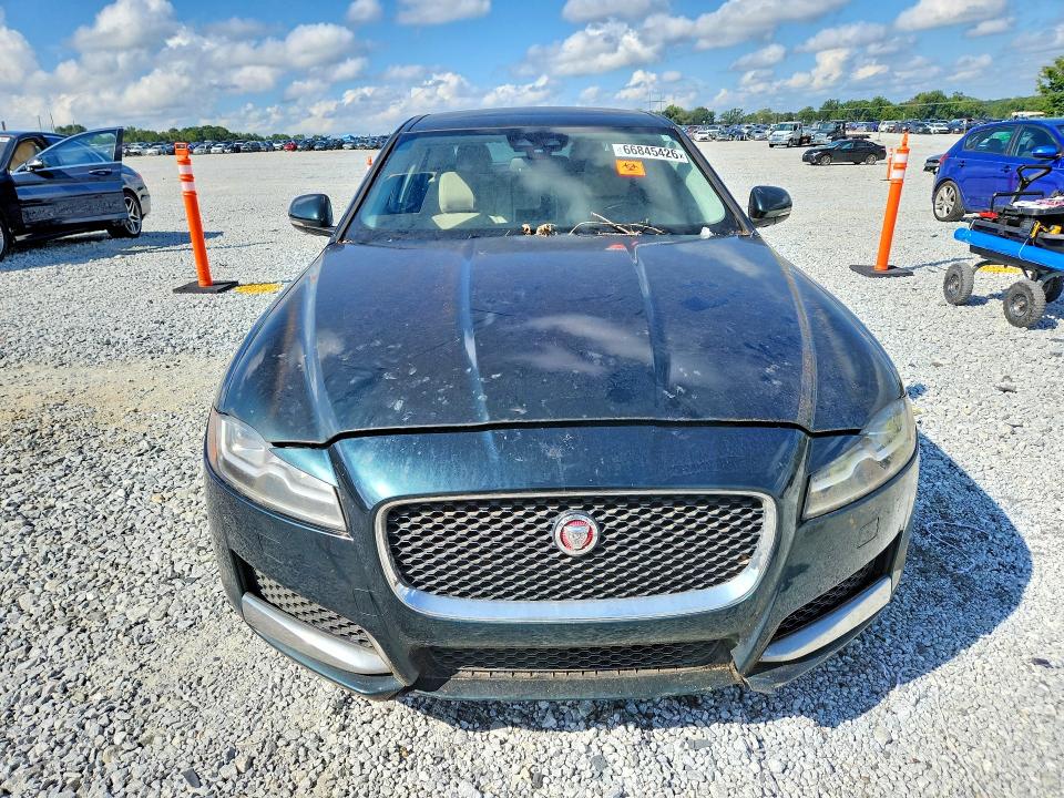 Фото 5 с аукциона – 2017 JAGUAR XF с VIN SAJBD4BV6HCY32354