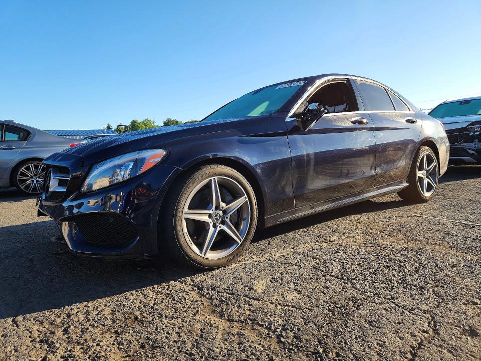 Снимка 1 от търг – 2018 MERCEDES-BENZ C с VIN 55SWF4KB6JU268003