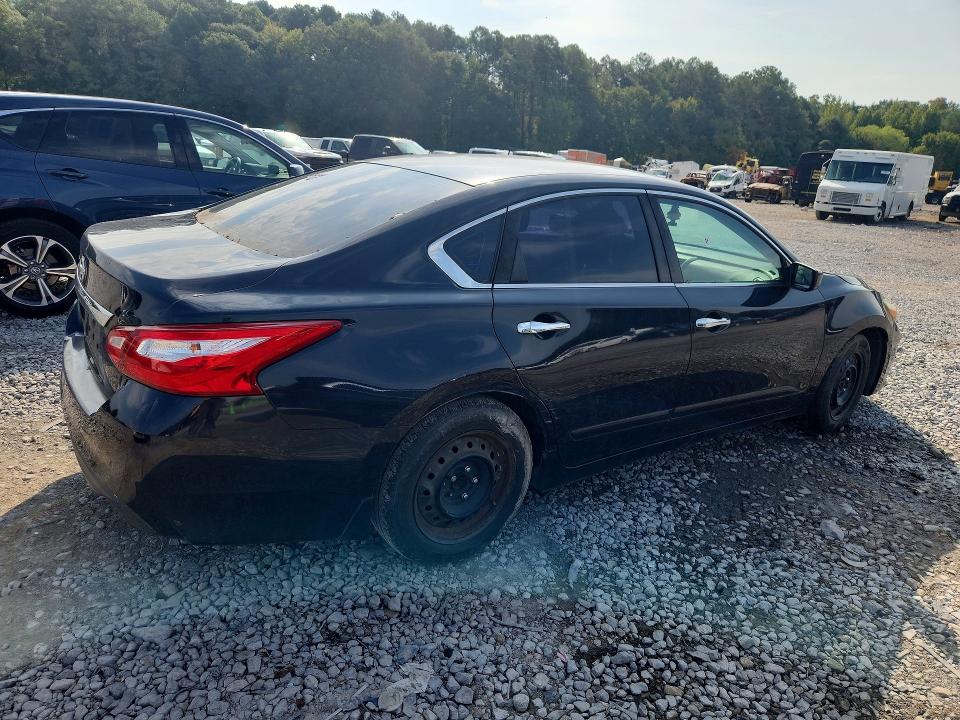 Photo 3 from auction – 2017 NISSAN ALTIMA with VIN 1N4AL3AP1HC240313