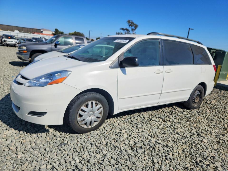 TOYOTA SIENNA 2007 with VIN 5TDZK23C67S033076 - Photo from auction