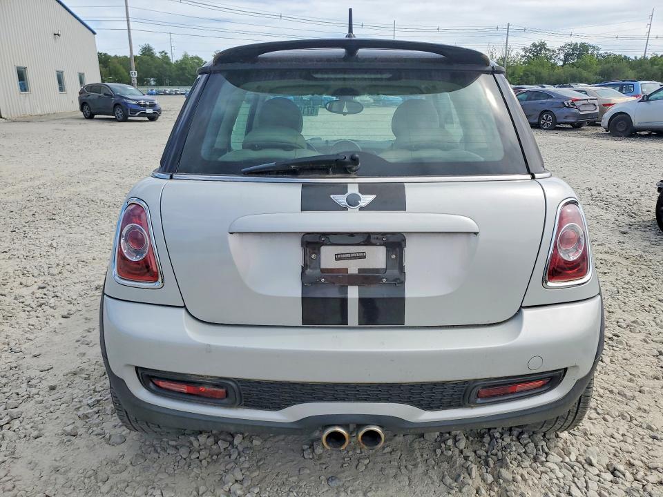 Photo 6 from auction – 2011 MINI COOPER with VIN WMWSV3C54BTY21023