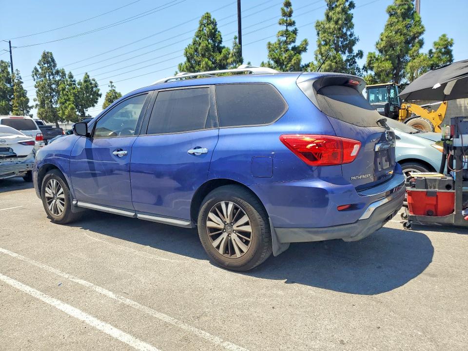 Photo 2 from auction – 2017 NISSAN PATHFINDER with VIN 5N1DR2MN1HC666685