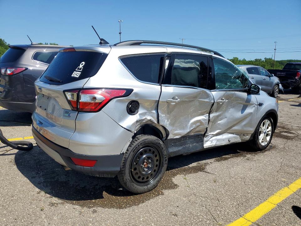 Photo 3 from auction – 2018 FORD ESCAPE with VIN 1FMCU9HD1JUA96157