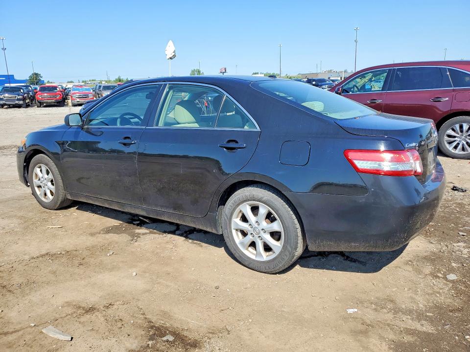 Photo 2 from auction – 2011 TOYOTA CAMRY with VIN 4T1BF3EKXBU230574