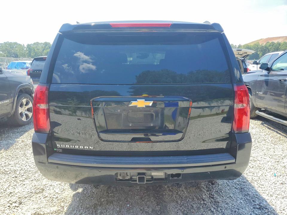 Photo 6 from auction – 2018 CHEVROLET SUBURBAN with VIN 1GNSCHKC0JR347242