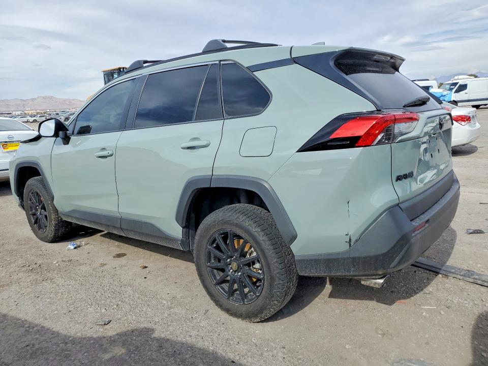 Фото 2 с аукциона – 2021 TOYOTA RAV4 с VIN 2T3W1RFV3MW152385