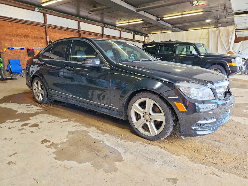 Photo 4 from auction – 2011 MERCEDES-BENZ C with VIN WDDGF5EB8BR171250