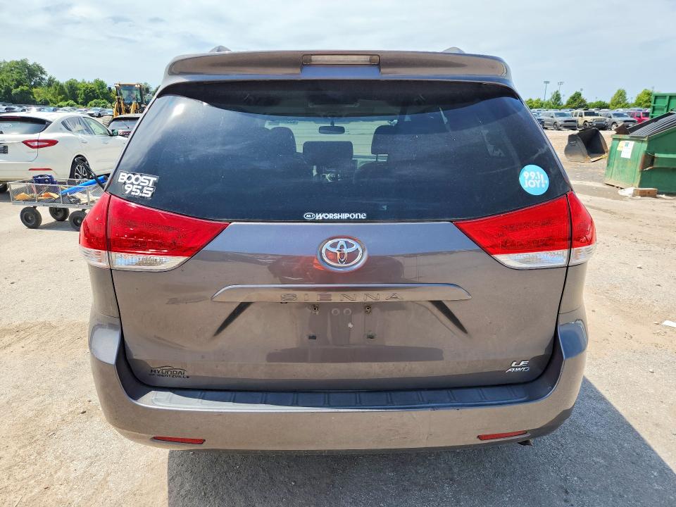 Photo 6 from auction – 2014 TOYOTA SIENNA with VIN 5TDJK3DC0ES087102