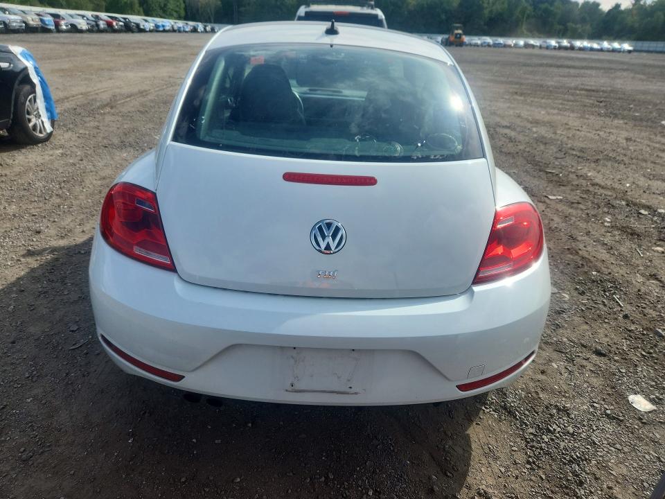 Photo 6 from auction – 2014 VOLKSWAGEN BEETLE with VIN 3VWJL7AT8EM653397