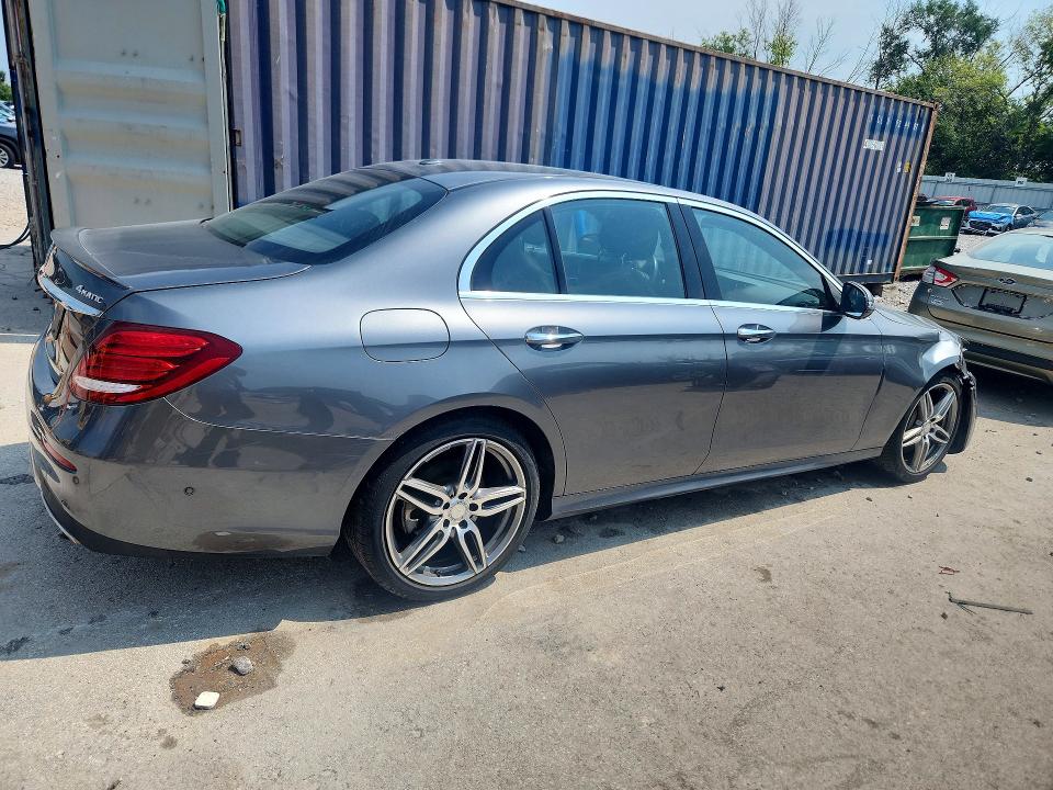 Photo 3 from auction – 2017 MERCEDES-BENZ E with VIN WDDZF4KB2HA061793