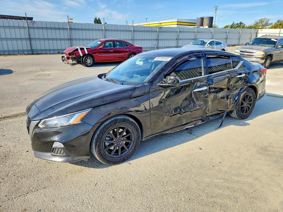 NISSAN ALTIMA 2019 with VIN 1N4BL4BV1KC246840 - Photo from auction