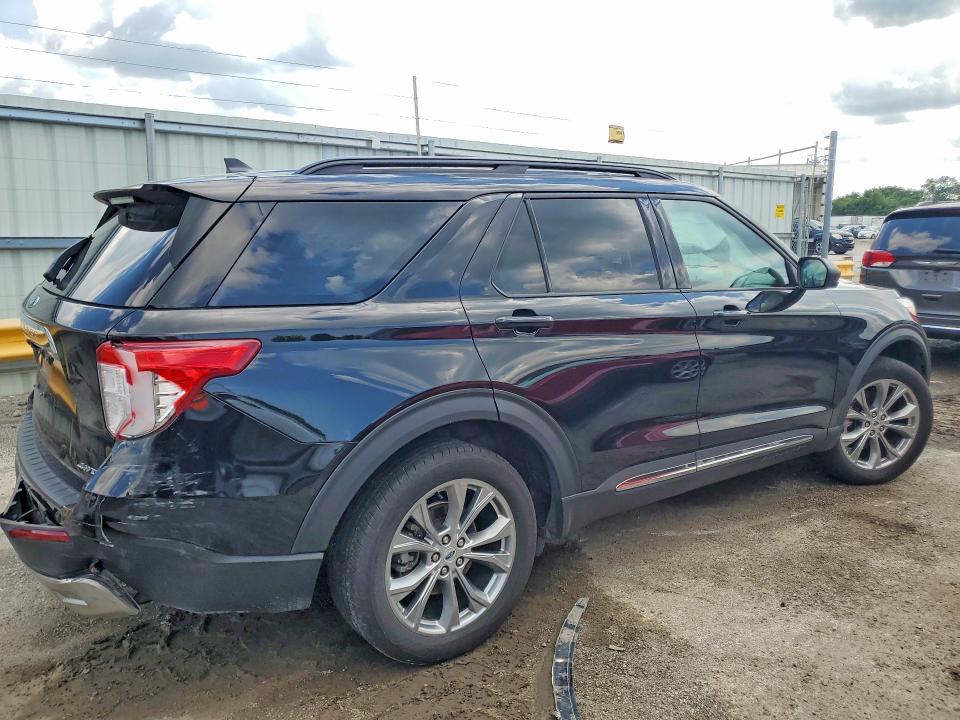 Photo 3 from auction – 2021 FORD EXPLORER with VIN 1FMSK8DH2MGB78406