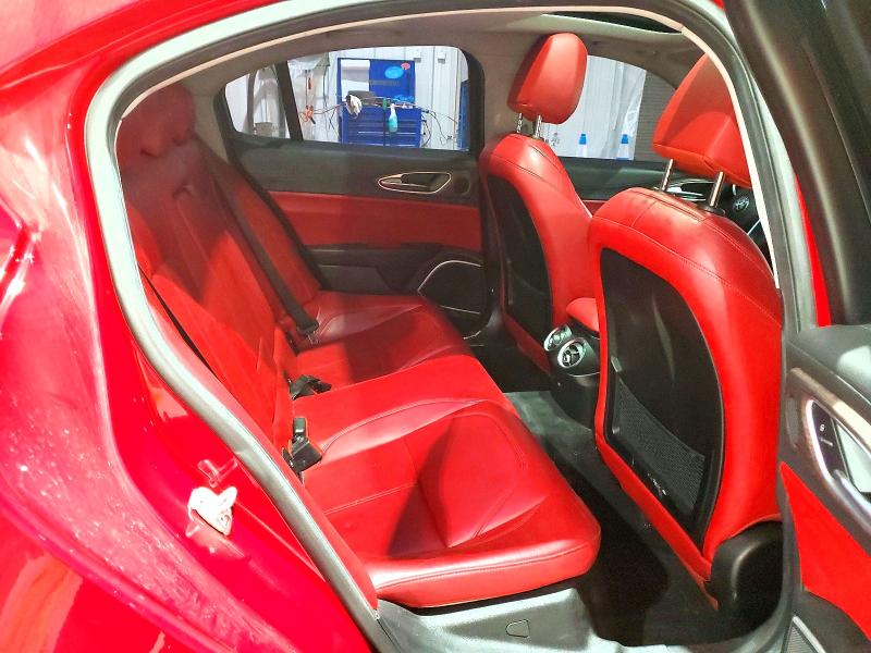 Photo 10 from auction – 2017 ALFA ROMEO GIULIA with VIN ZARFAEEN5H7550795