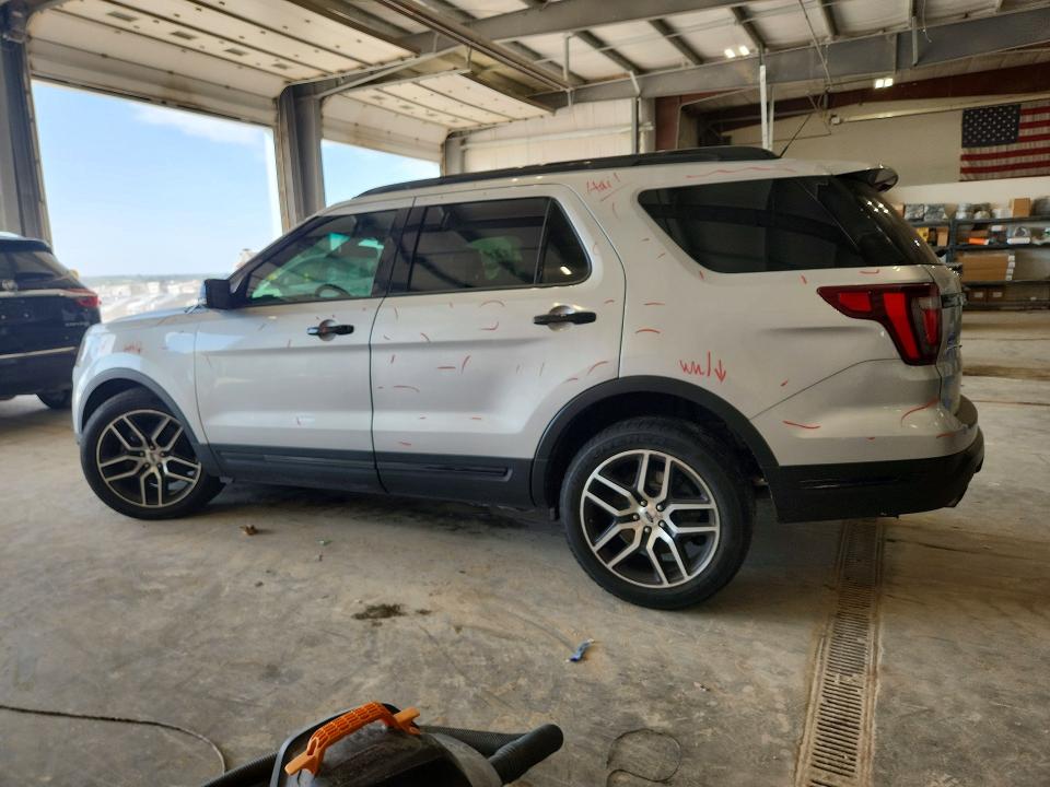 Photo 2 from auction – 2019 FORD EXPLORER with VIN 1FM5K8GT9KGB20769