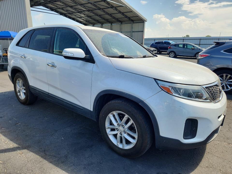Photo 4 from auction – 2015 KIA SORENTO with VIN 5XYKT3A60FG588053