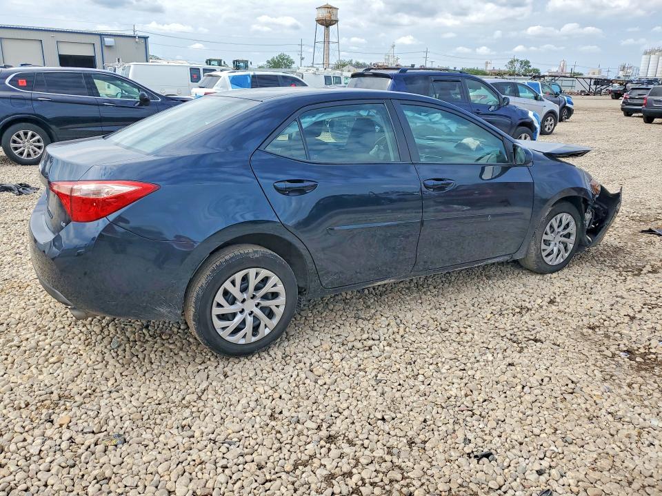 Photo 3 from auction – 2017 TOYOTA COROLLA with VIN 2T1BURHE6HC904986