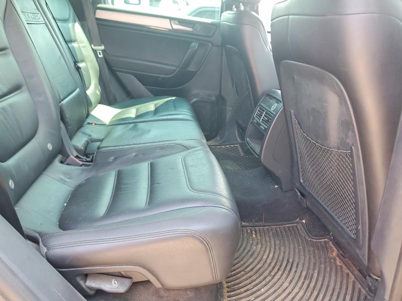 Photo 11 from auction – 2014 VOLKSWAGEN TOUAREG with VIN WVGDP9BP0ED013225