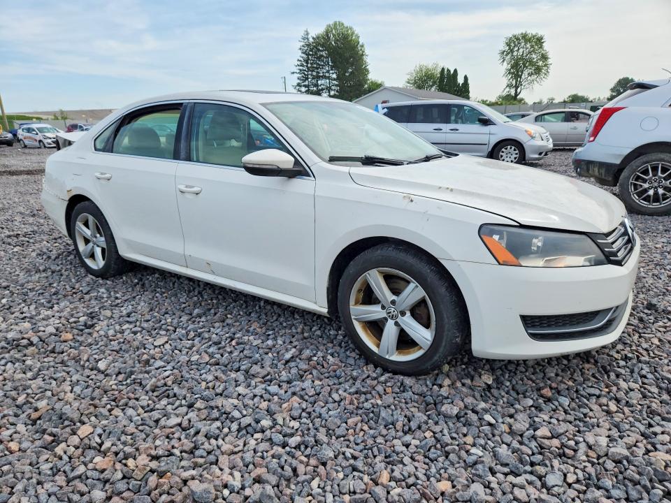 Фото 4 с аукциона – 2012 VOLKSWAGEN PASSAT с VIN 1VWBH7A37CC090010