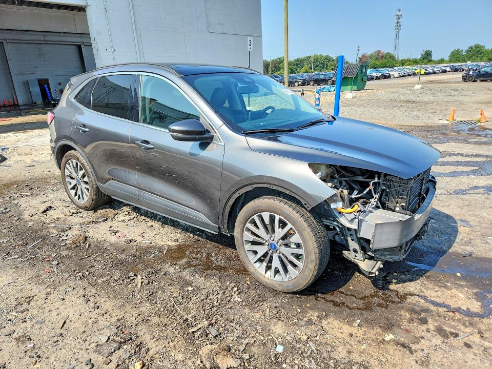 Photo 4 from auction – 2020 FORD ESCAPE with VIN 1FMCU9DZ3LUA94799