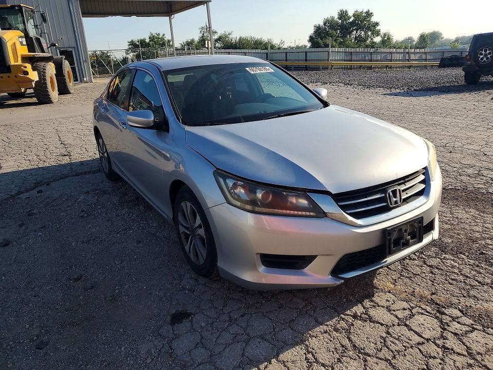 Photo 4 from auction – 2015 HONDA ACCORD with VIN 1HGCR2F38FA124344