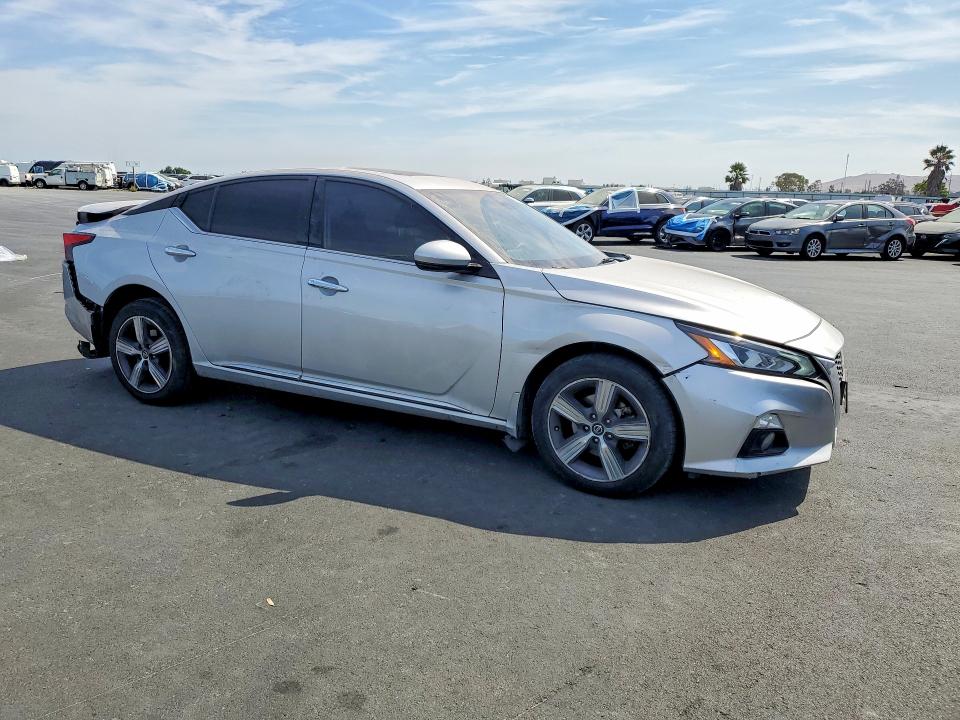 Photo 4 from auction – 2020 NISSAN ALTIMA with VIN 1N4BL4DW2LC178832