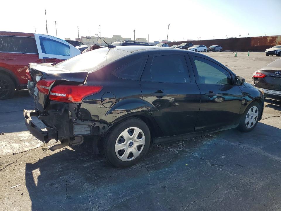 Photo 3 from auction – 2016 FORD FOCUS with VIN 1FADP3E25GL362333