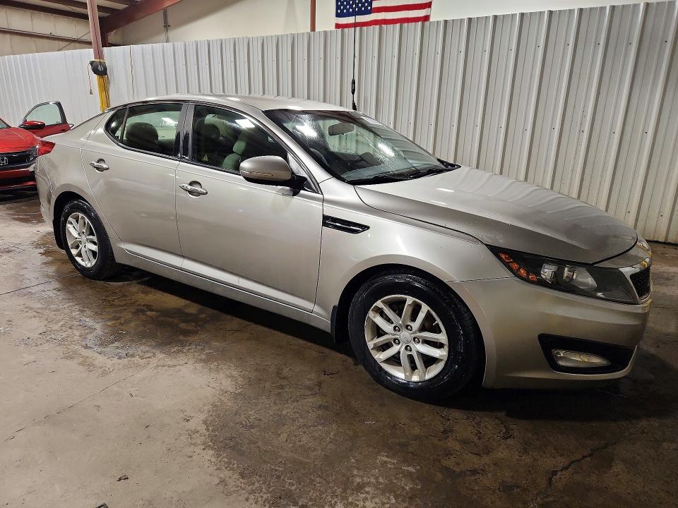 Photo 4 from auction – 2013 KIA OPTIMA with VIN KNAGM4A73D5337449