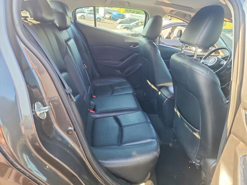 Photo 10 from auction – 2018 MAZDA 3 with VIN 3MZBN1L33JM239933