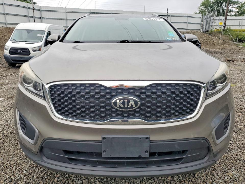 Photo 5 from auction – 2016 KIA SORENTO with VIN 5XYPG4A30GG052730