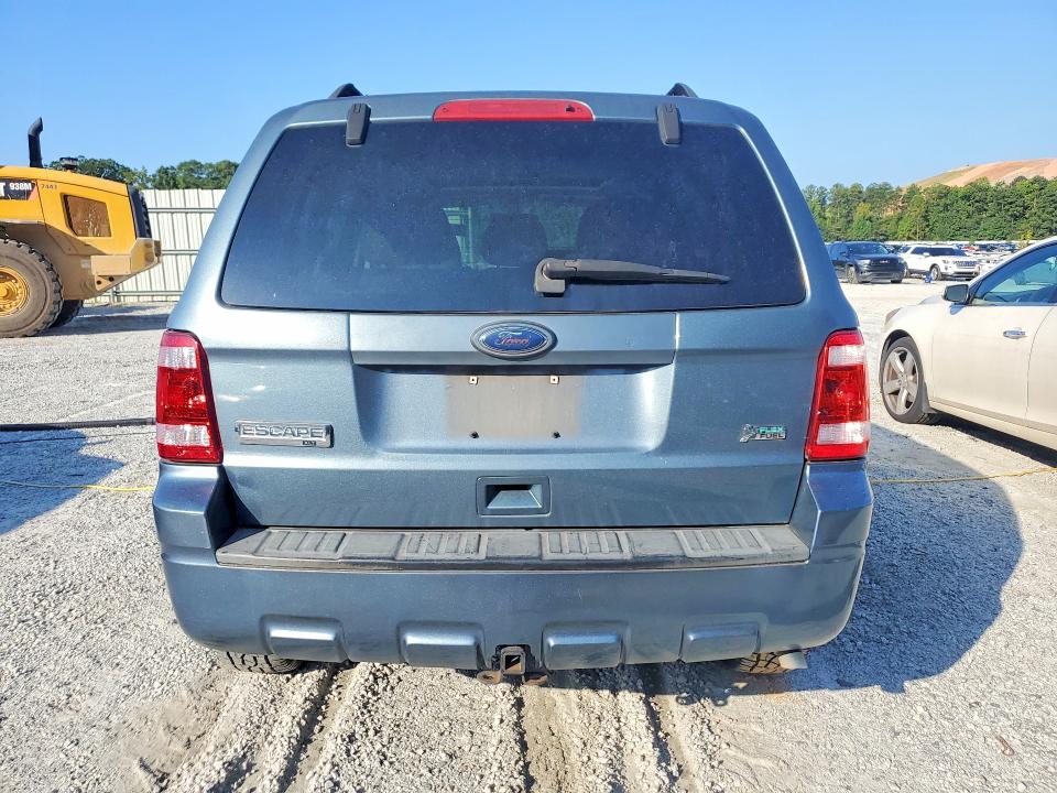 Photo 6 from auction – 2010 FORD ESCAPE with VIN 1FMCU0DG3AKC63304
