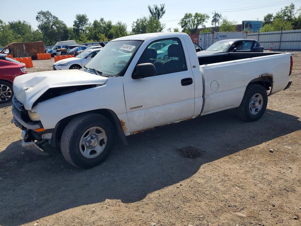 CHEVROLET SILVERADO 2001 with VIN 1GCEC14W71Z147432 - Photo from auction