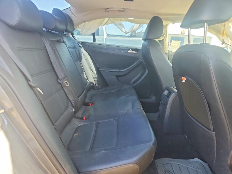 Photo 10 from auction – 2012 VOLKSWAGEN JETTA with VIN 3VWDP7AJXCM130458