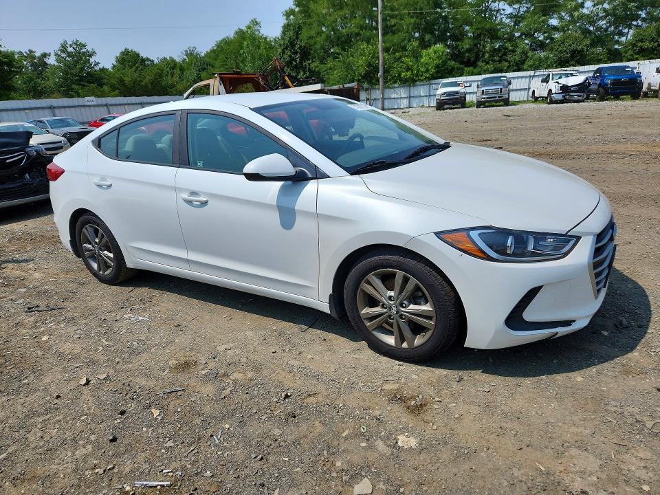 Photo 4 from auction – 2017 HYUNDAI ELANTRA with VIN 5NPD84LF3HH031856