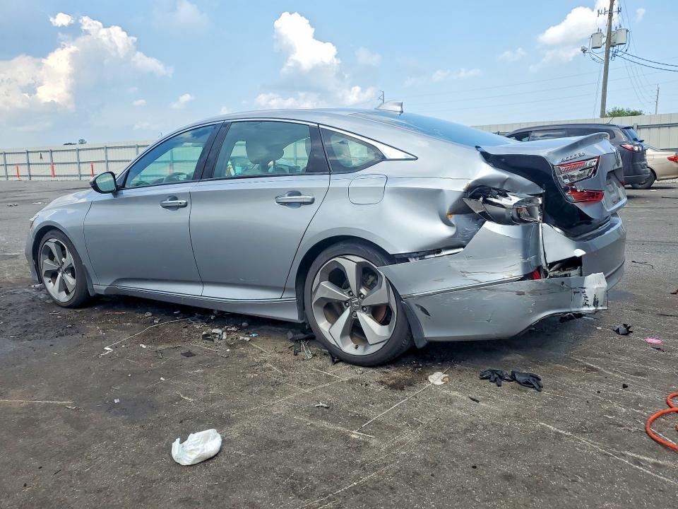 Photo 2 from auction – 2018 HONDA ACCORD with VIN 1HGCV1F98JA077769
