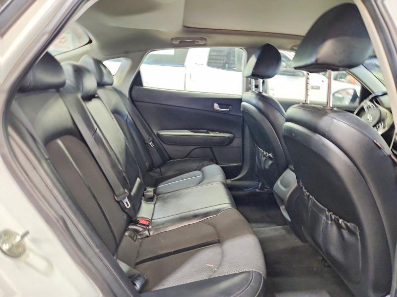 Photo 10 from auction – 2018 KIA OPTIMA with VIN 5XXGT4L33JG240503