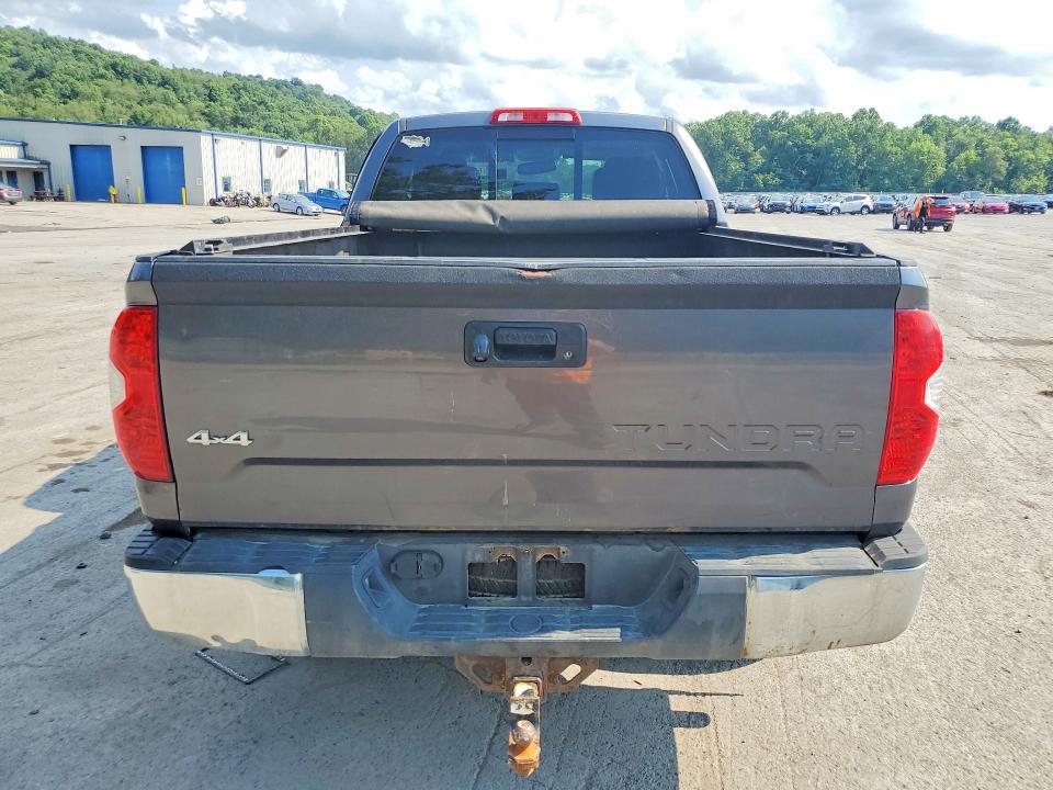 Photo 6 from auction – 2015 TOYOTA TUNDRA with VIN 5TFUW5F19FX438657