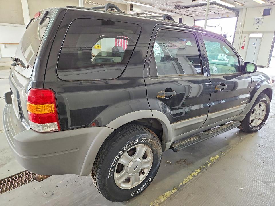 Photo 3 from auction – 2002 FORD ESCAPE with VIN 1FMYU03172KC10819