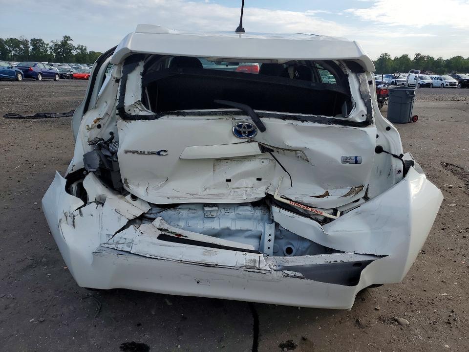 Photo 6 from auction – 2013 TOYOTA PRIUS C with VIN JTDKDTB31D1536994