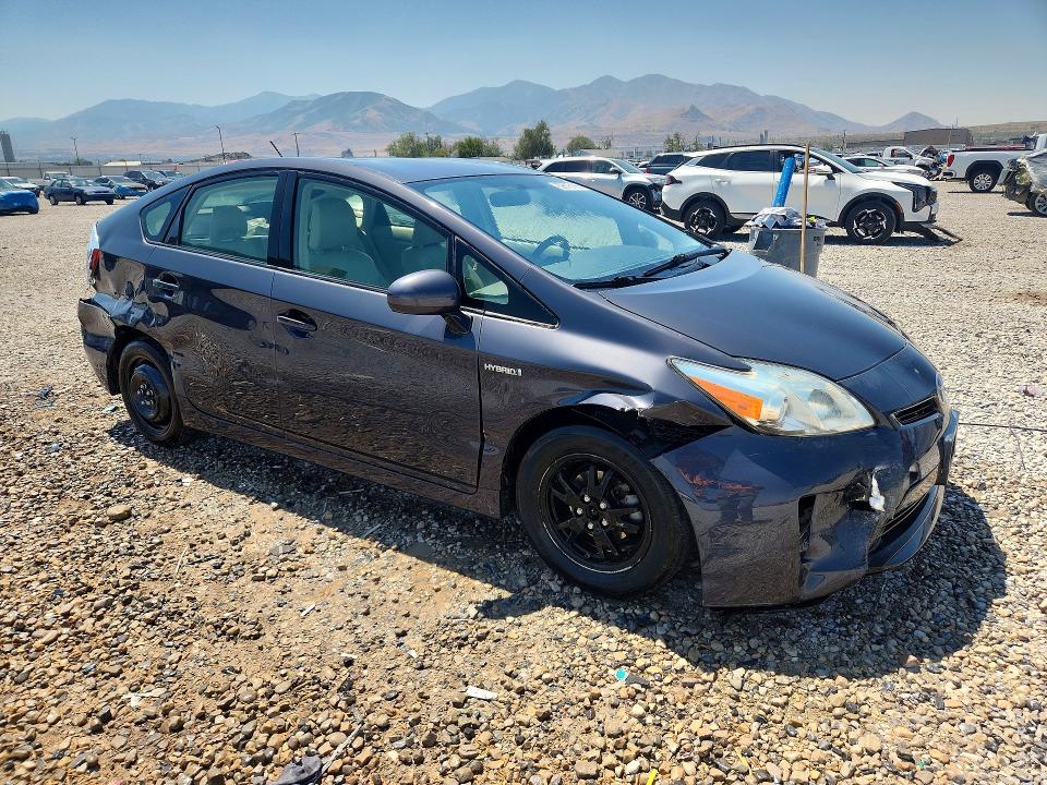 Photo 4 from auction – 2013 TOYOTA PRIUS with VIN JTDKN3DU2D1681173