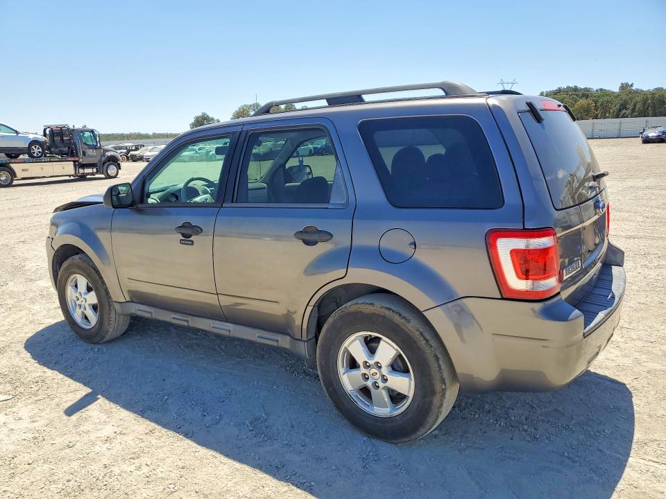 Photo 2 from auction – 2012 FORD ESCAPE with VIN 1FMCU0DG3CKB67952