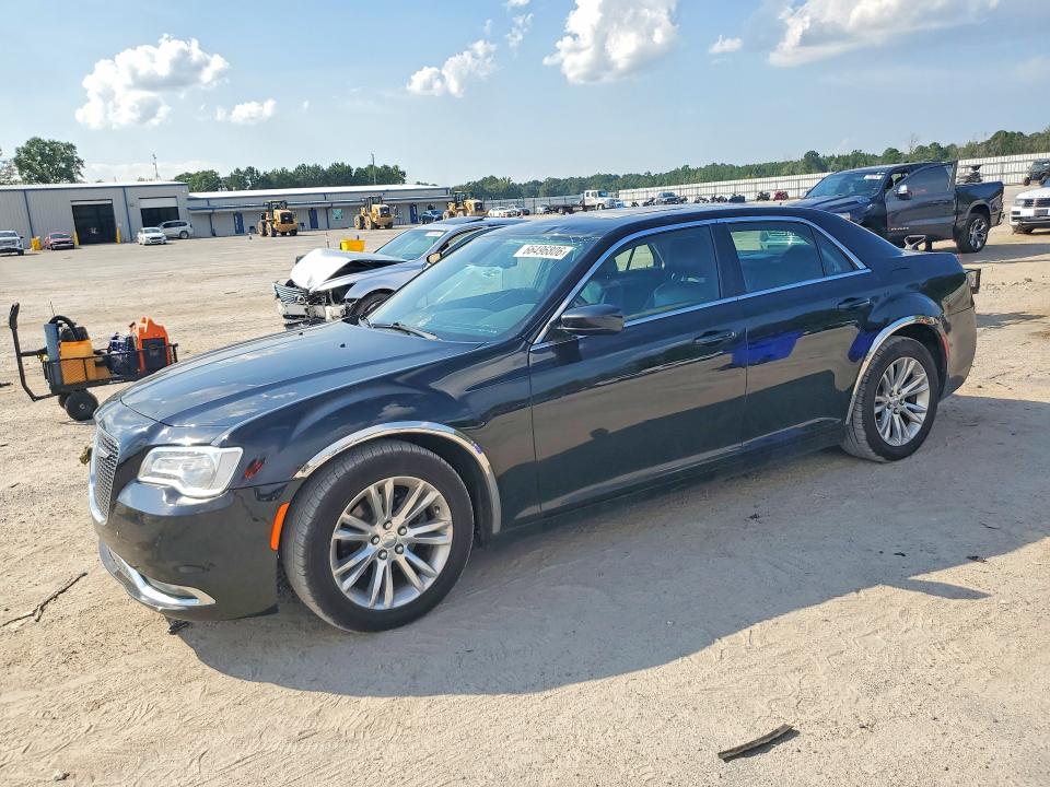 CHRYSLER 300 2017 z numerem VIN 2C3CCAAG3HH506391 - Zdjęcie z aukcji