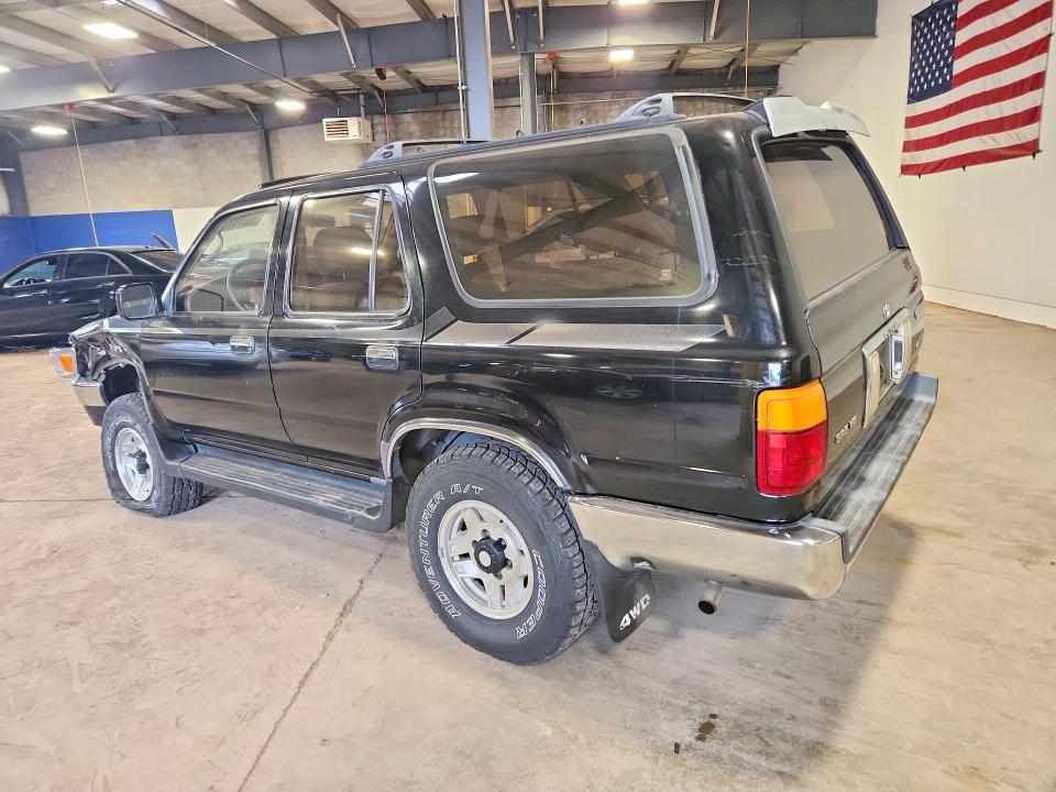 Photo 2 from auction – 1994 TOYOTA 4RUNNER with VIN JT3VN39W4R8062830