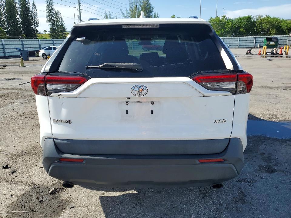 Photo 6 from auction – 2019 TOYOTA RAV4 with VIN 2T3W1RFV6KC015231