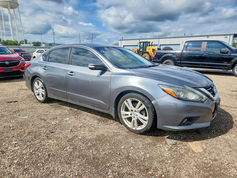 Photo 4 from auction – 2017 NISSAN ALTIMA with VIN 1N4BL3AP9HC205099