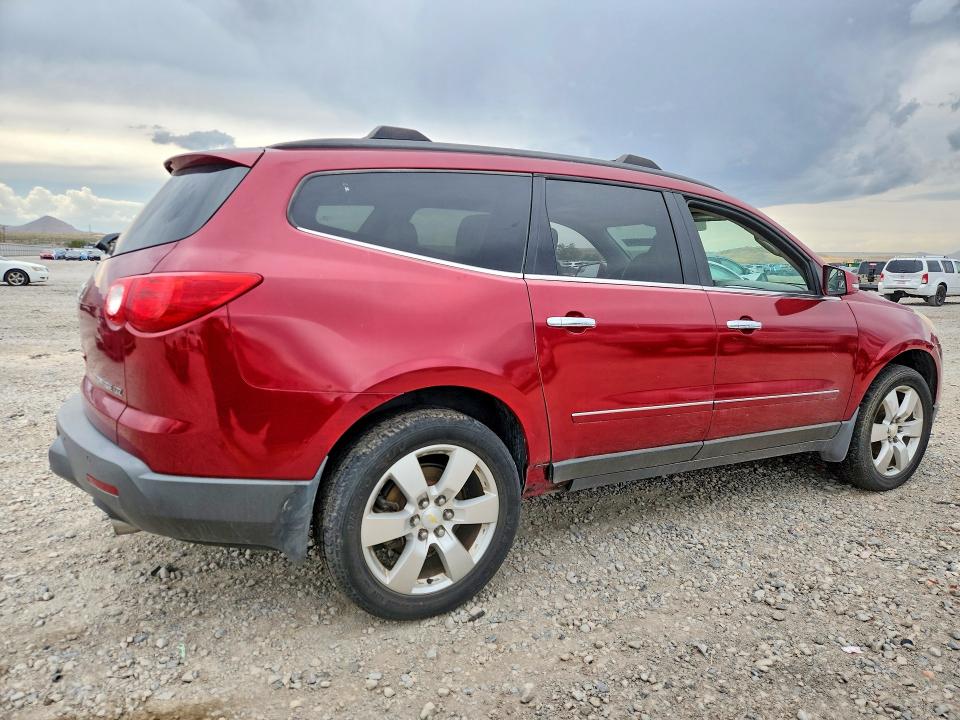 Photo 3 from auction – 2011 CHEVROLET TRAVERSE with VIN 1GNKVLED5BJ122462