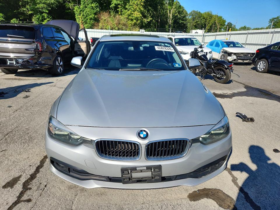 Foto 5 de la subasta – 2016 BMW 320 con VIN WBA8A3C55GK689344
