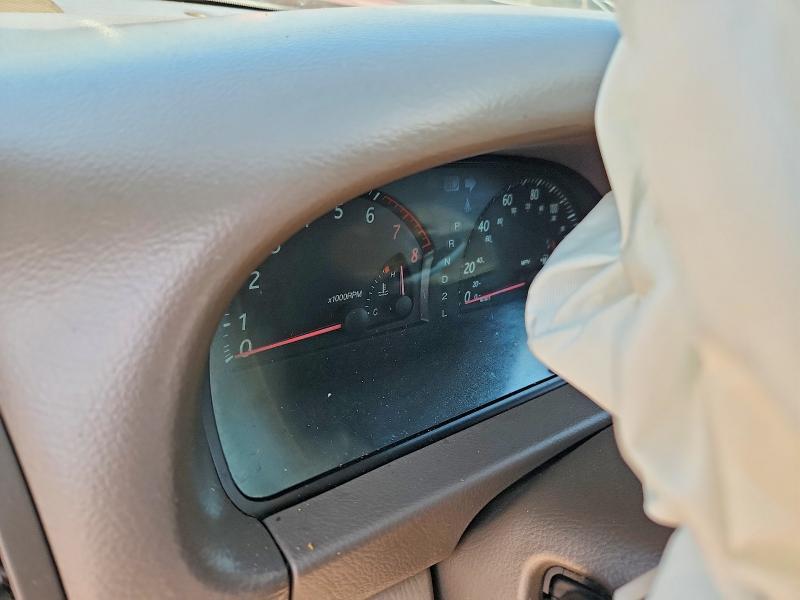 Photo 9 from auction – 2002 TOYOTA CAMRY with VIN 4T1BF32KX2U032209